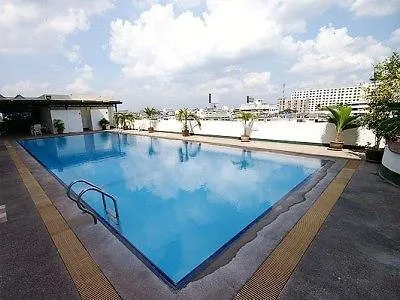 Riverside 4*