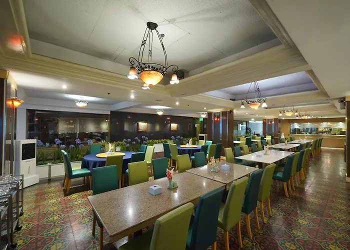 Riverside Hotel