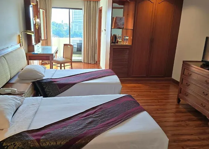 Riverside Hotel 4*
