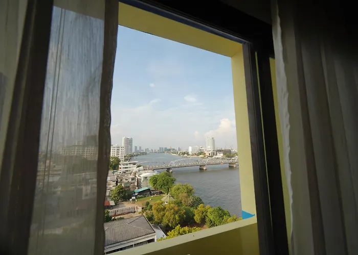 Riverside 4*