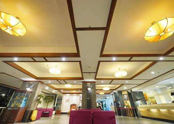 Riverside Hotel