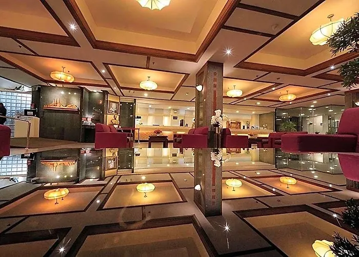 Riverside Hotel