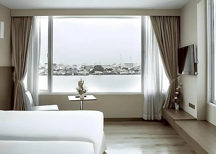 Riverside Hotel 4*